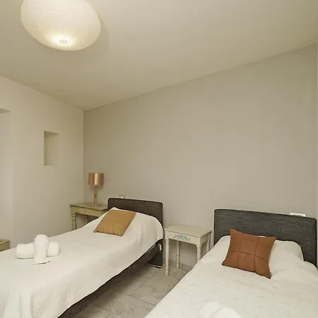 Casa Elena Muslone