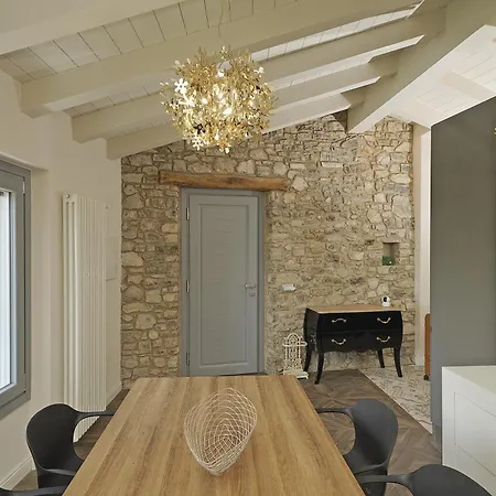 Casa Elena * Muslone
